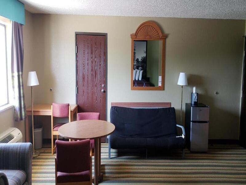 Super 8 By Wyndham Champaign Motel Ngoại thất bức ảnh