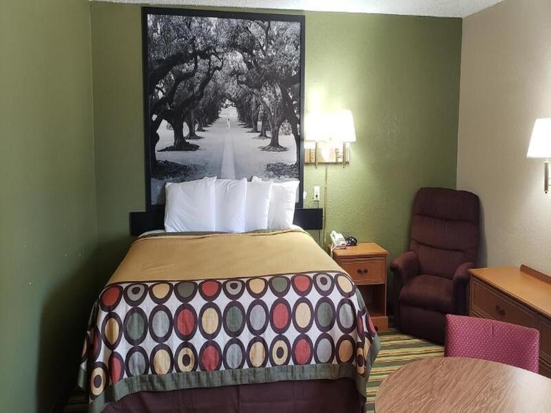 Super 8 By Wyndham Champaign Motel Ngoại thất bức ảnh