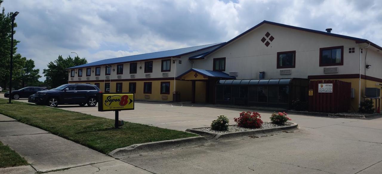 Super 8 By Wyndham Champaign Motel Ngoại thất bức ảnh