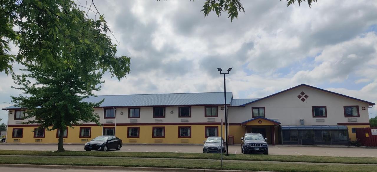 Super 8 By Wyndham Champaign Motel Ngoại thất bức ảnh