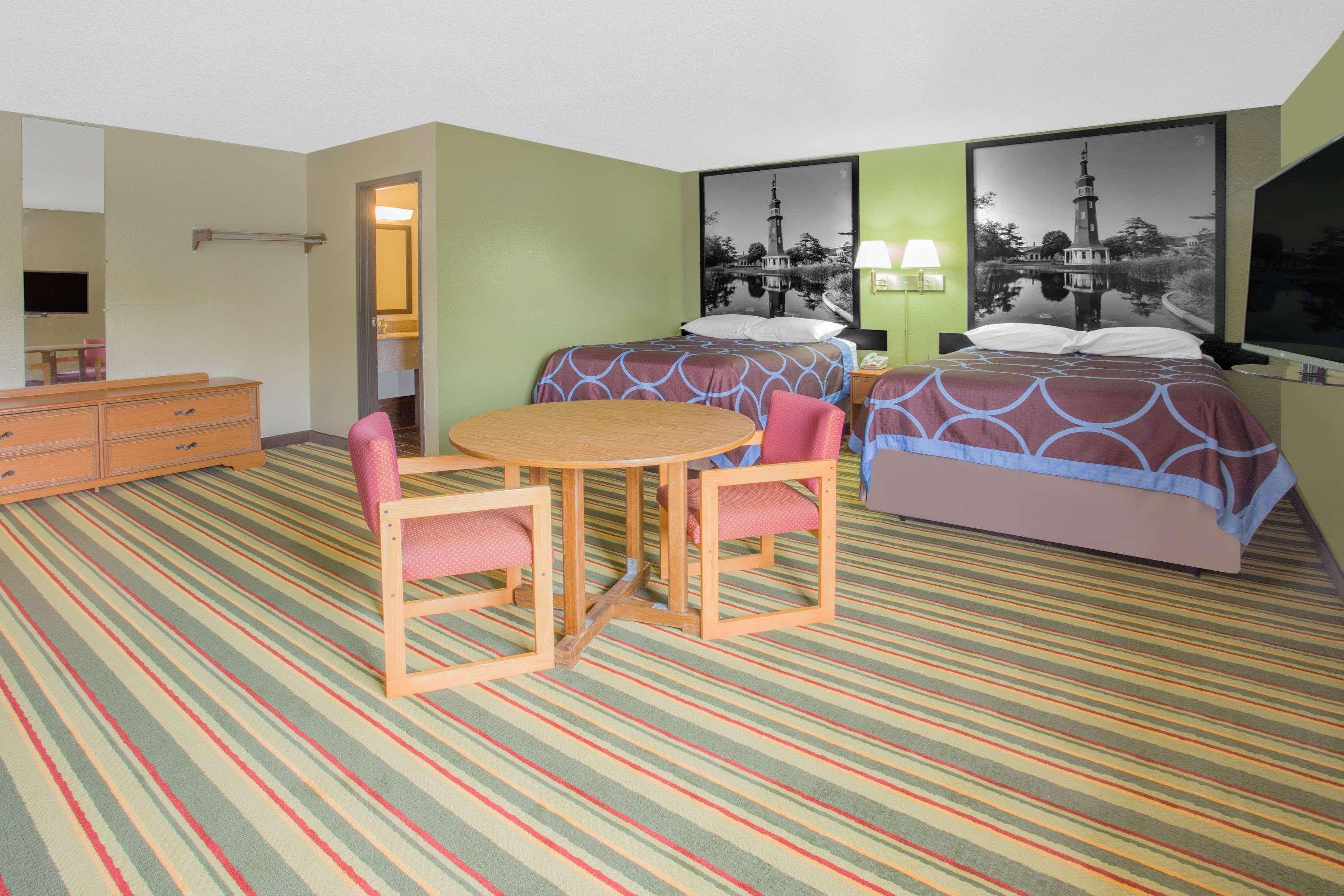 Super 8 By Wyndham Champaign Motel Ngoại thất bức ảnh