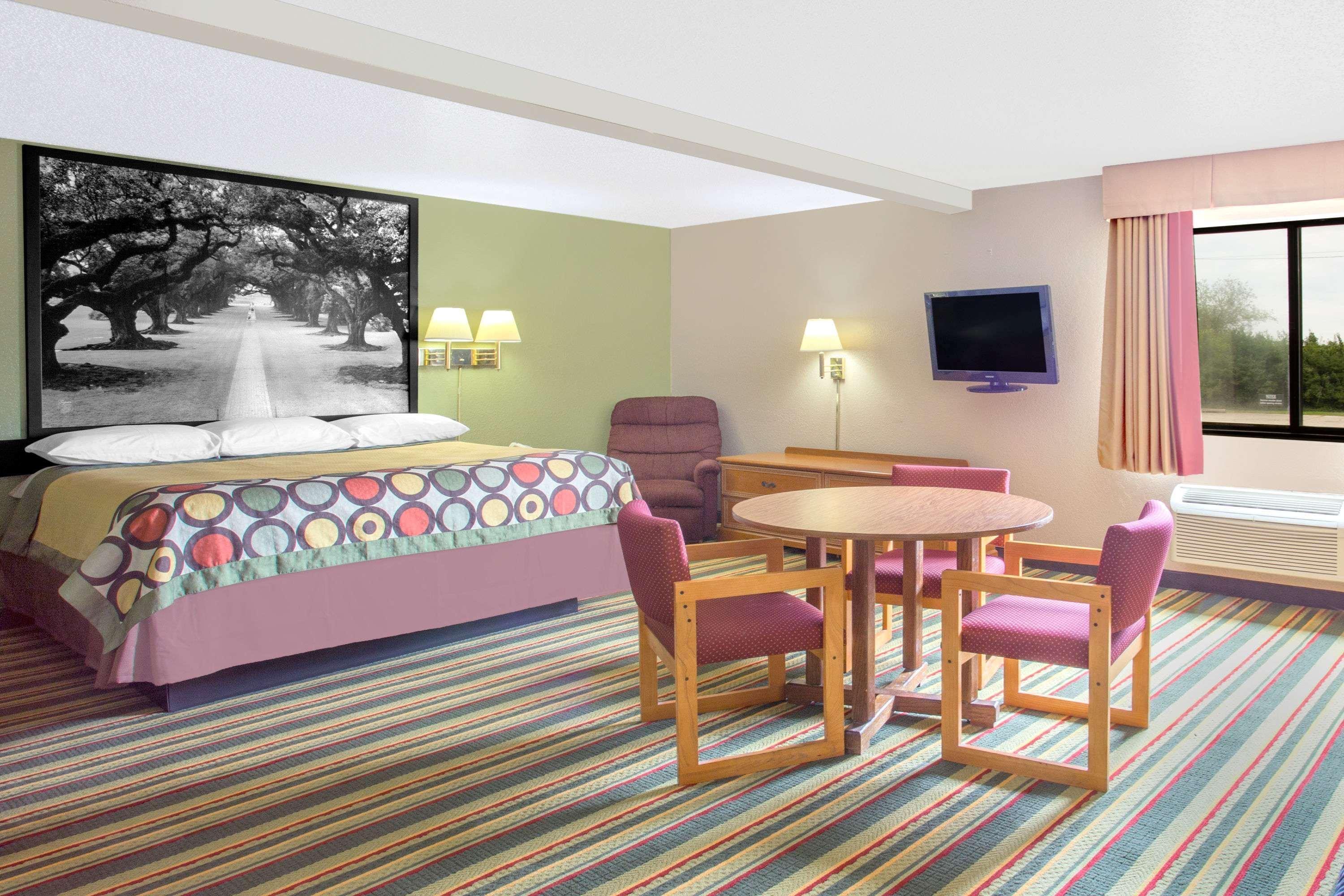 Super 8 By Wyndham Champaign Motel Ngoại thất bức ảnh