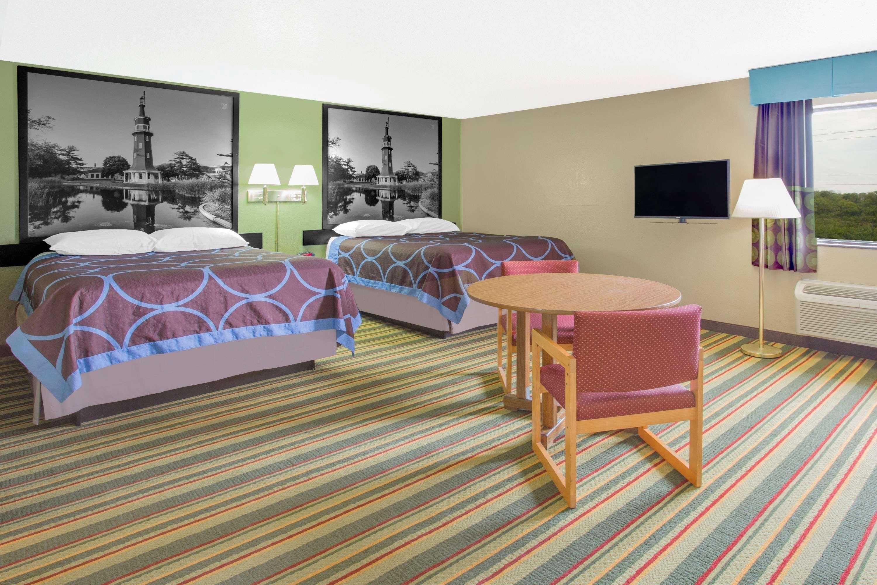 Super 8 By Wyndham Champaign Motel Ngoại thất bức ảnh