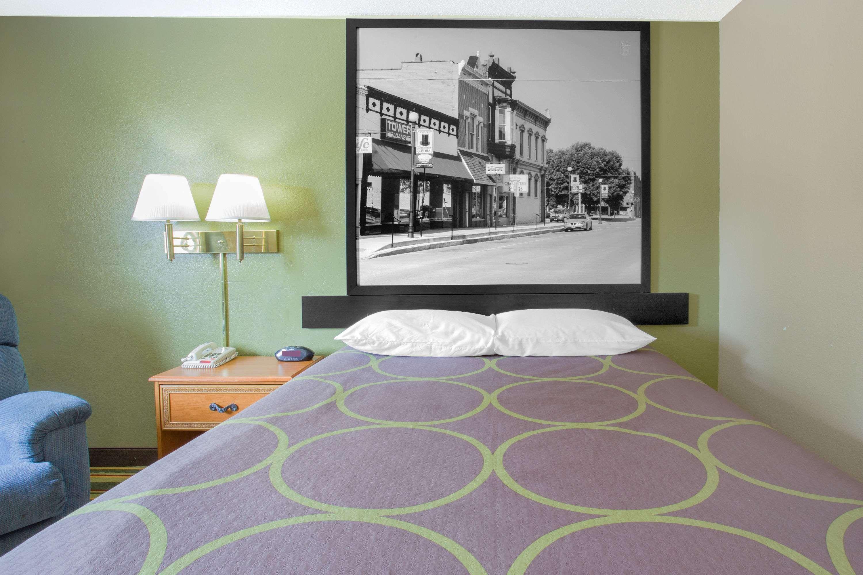 Super 8 By Wyndham Champaign Motel Ngoại thất bức ảnh