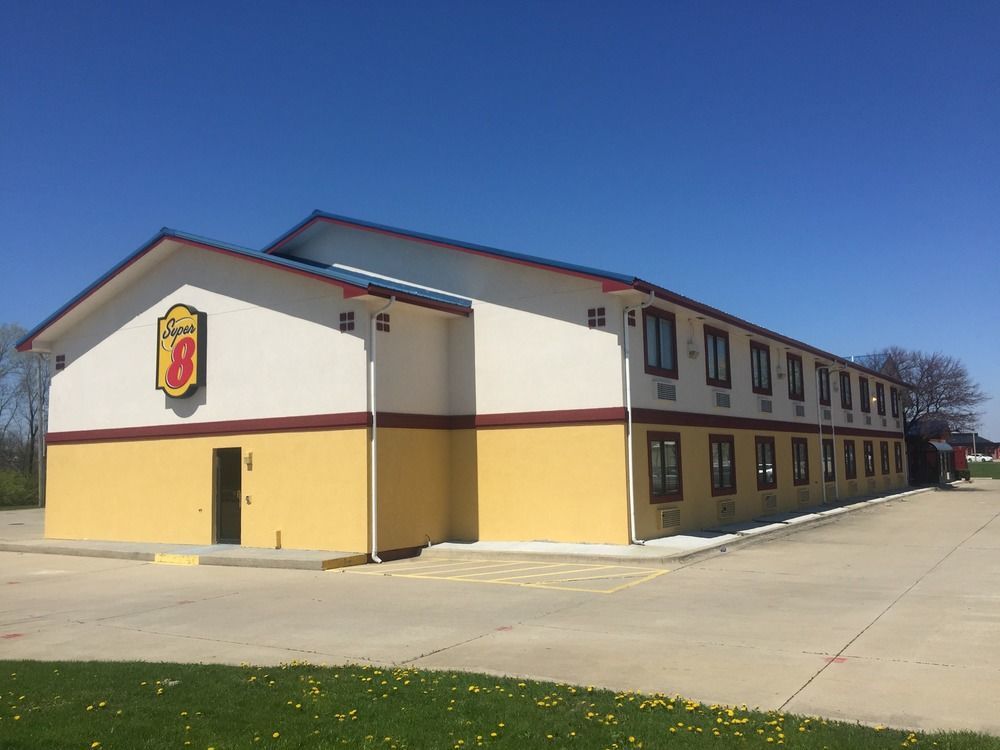Super 8 By Wyndham Champaign Motel Ngoại thất bức ảnh