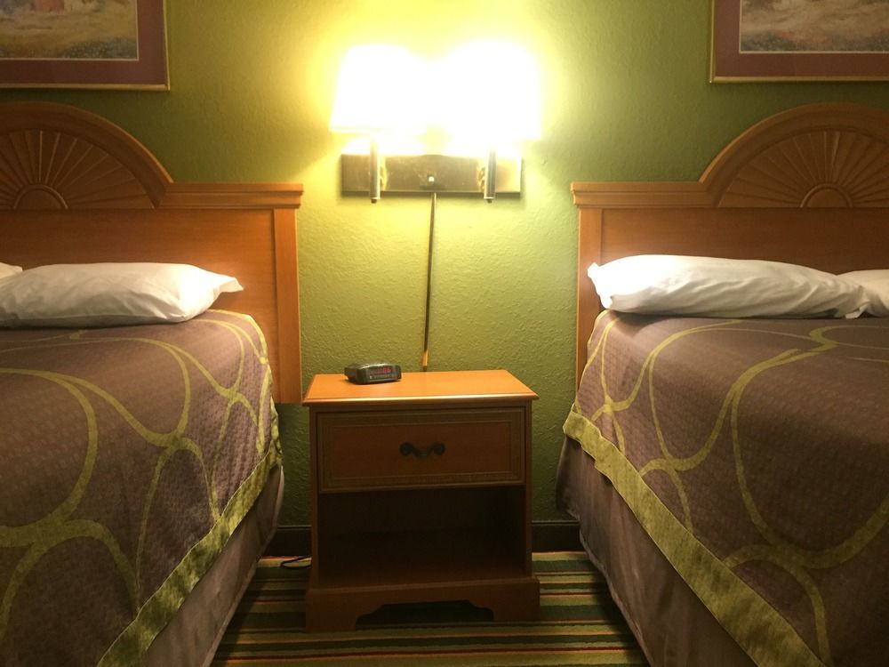 Super 8 By Wyndham Champaign Motel Ngoại thất bức ảnh